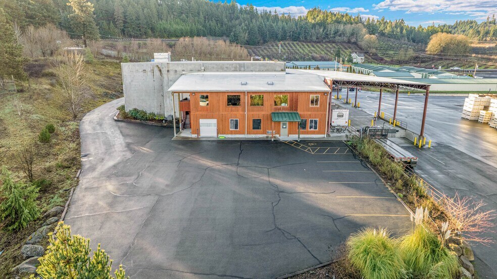 More Photos Of Stadelman, Hood River Industrial For Sale