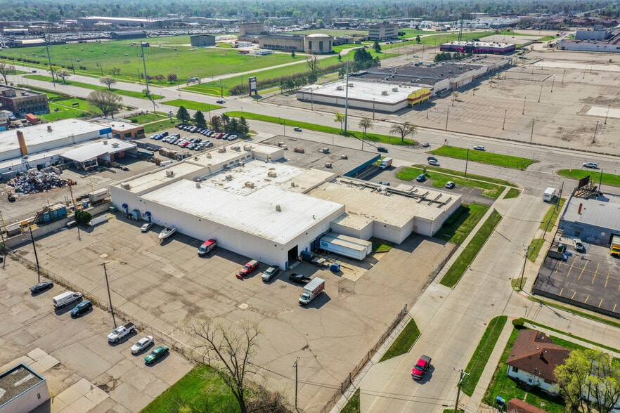 More Photos Of 8655 E 8 Mile Rd, Warren Warehouse For Sale