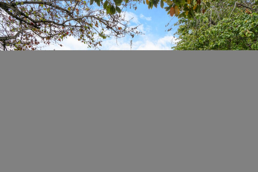 More Photos Of 1825 E Vista Way, Vista Restaurant For Sale