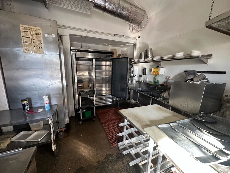 More Photos Of 3301-3311 Motor Ave, Los Angeles Apartments For Lease