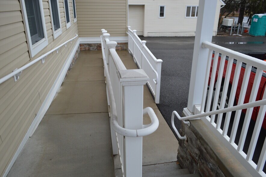 More Photos Of 66 N Main St, Sellersville Medical For Lease