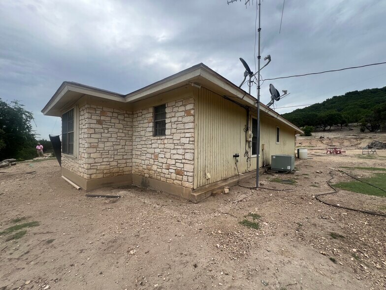 More Photos Of 20239 Stillman Valley Rd, Florence Specialty For Sale