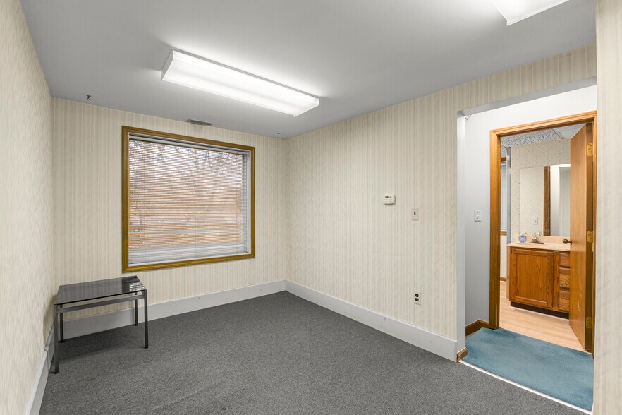 More Photos Of 6336 Fox Ave, Allen Park Office For Sale