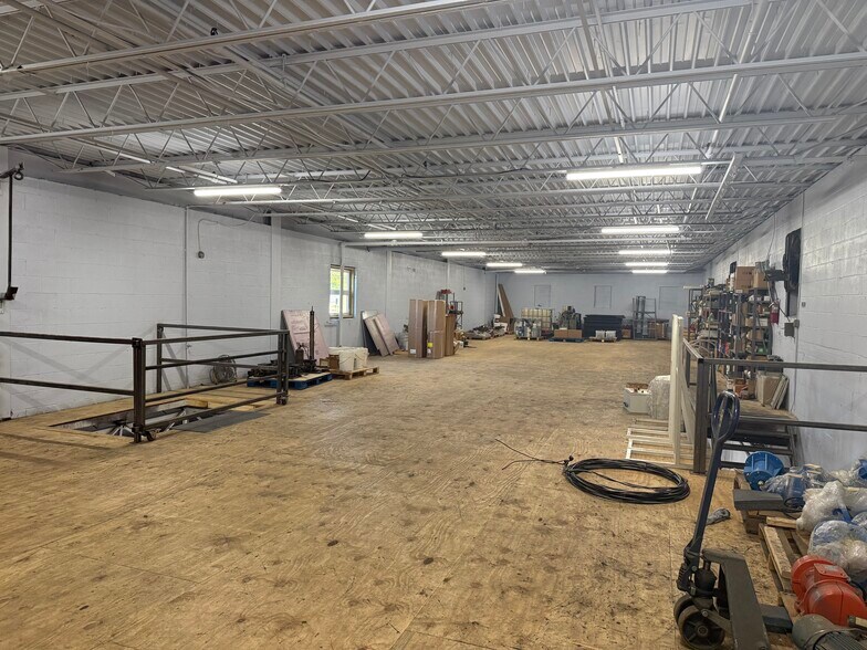 More Photos Of 100 N Penn St, Hatboro Warehouse For Sale