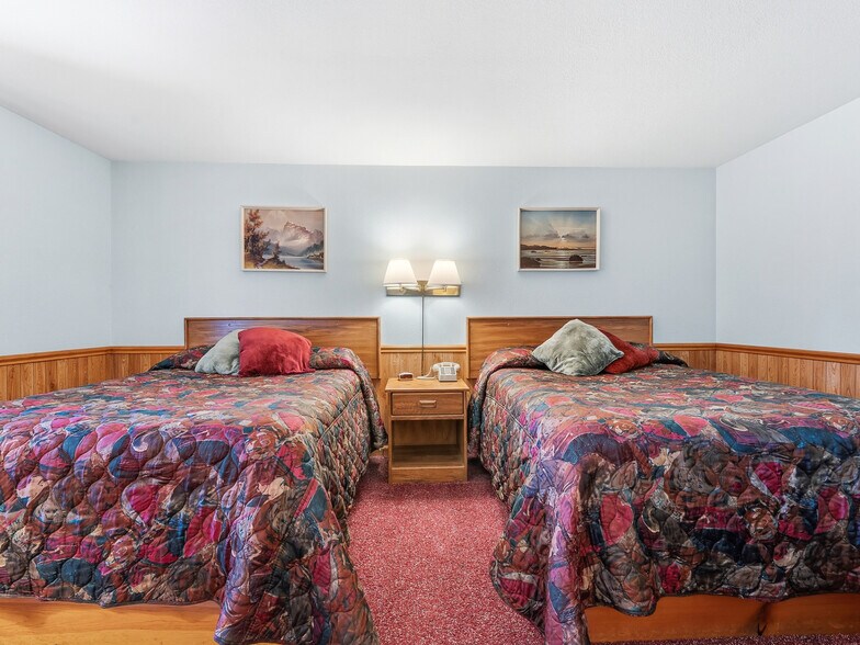 More Photos Of 1024 S I 75 Business Loop, Grayling Hotel For Sale