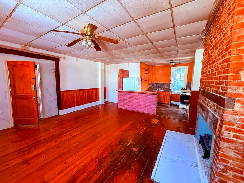 More Photos Of 6 Church St, Nassau Apartments For Sale