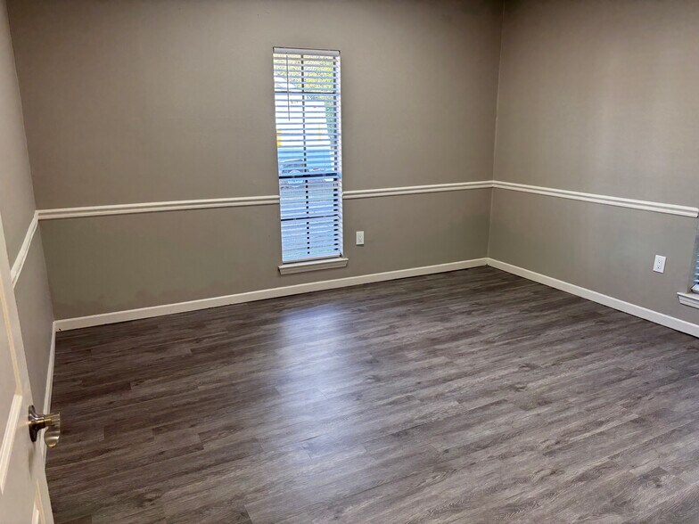 More Photos Of 5627 Superior Dr, Baton Rouge Office For Sale