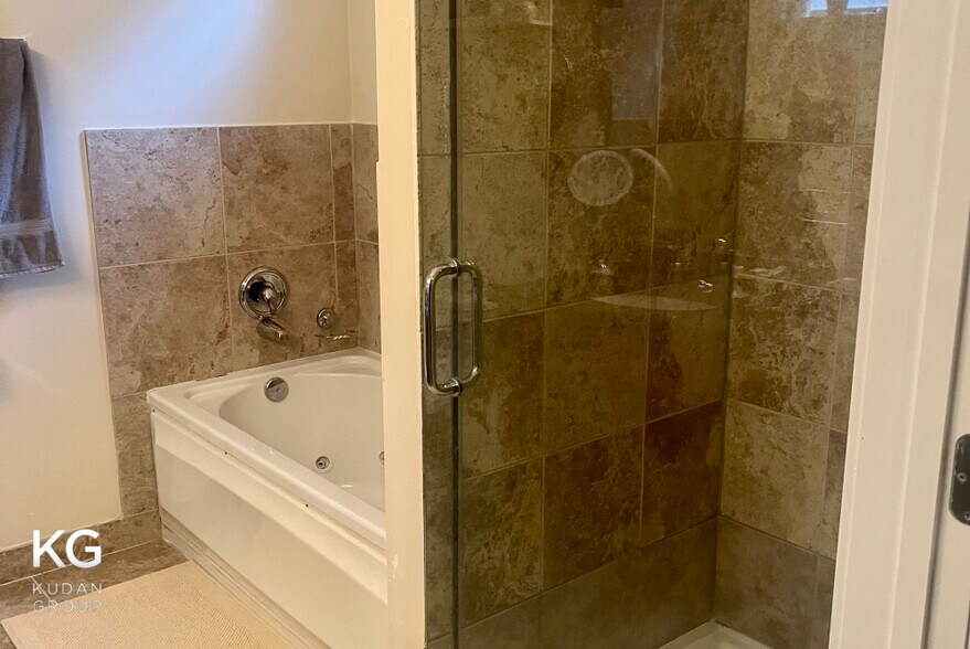 More Photos Of 3559 N Milwaukee Ave, Chicago Apartments For Sale