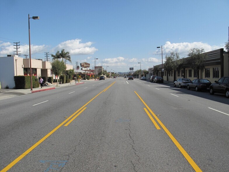 More Photos Of 6725-6739 San Fernando Rd, Glendale Warehouse For Lease