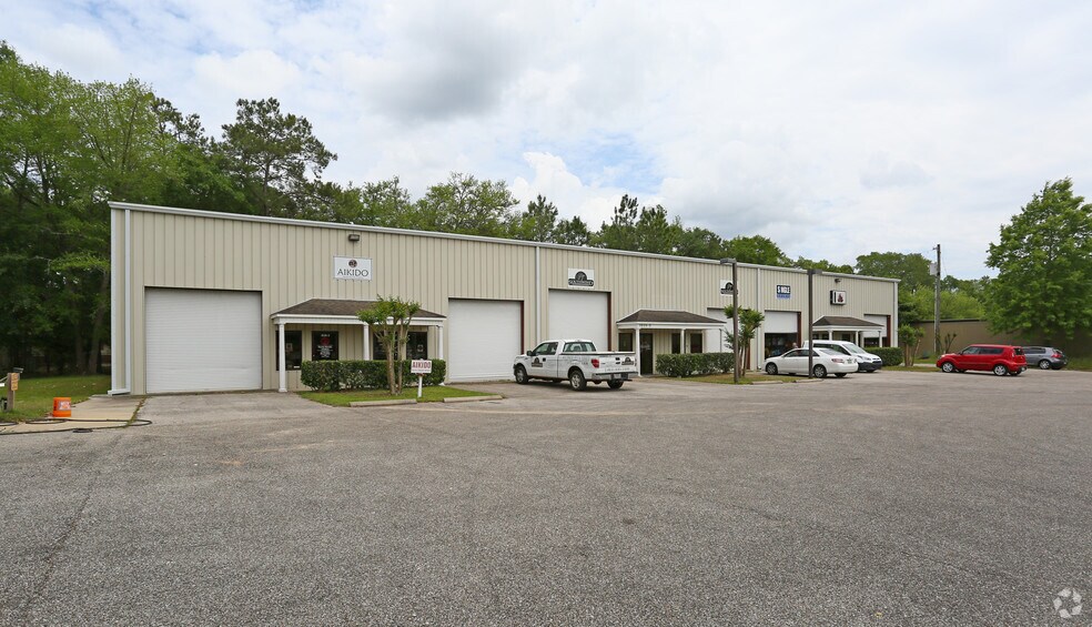 More Photos Of 1535 NW Capital Cir, Tallahassee Warehouse For Lease