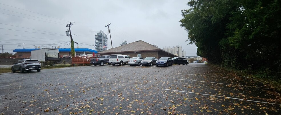 More Photos Of 4917 South Blvd, Charlotte Medical For Lease