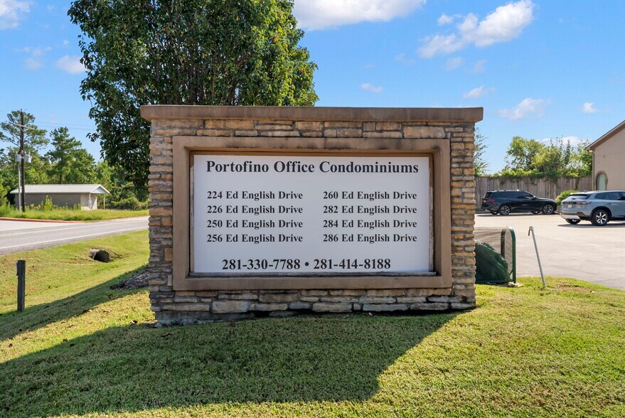 More Photos Of 256 Ed English Dr, Shenandoah Medical For Sale