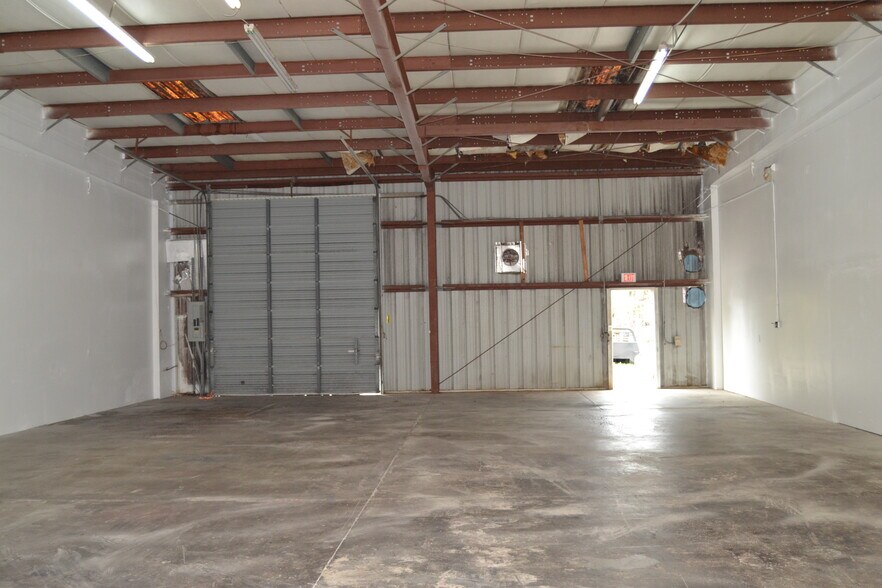 More Photos Of 1400 L and R Industrial Blvd, Tarpon Springs Unknown For Lease