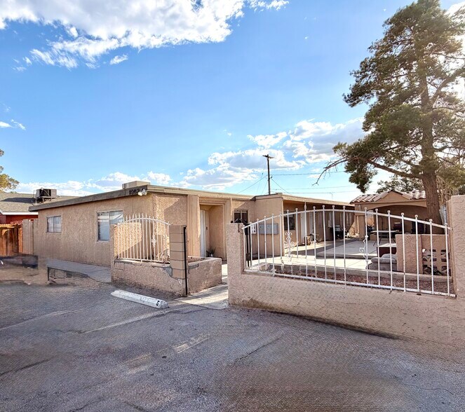 More Photos Of 1967 Linn Ln, Las Vegas Multifamily For Sale