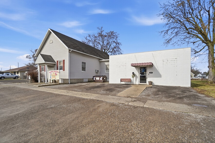 Primary Photo Of 213 N Broadway St, Spencerville Flex For Sale