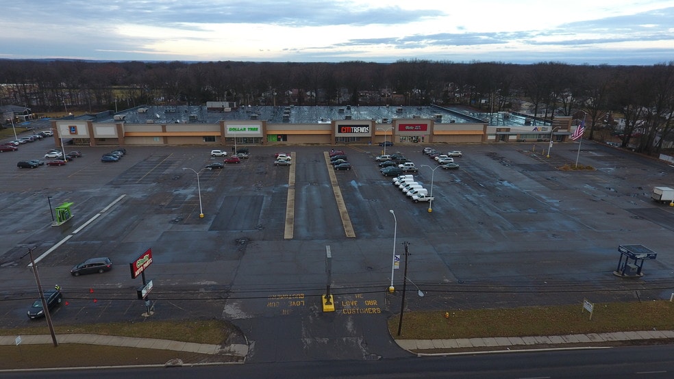 More Photos Of 3485-3497 Belmont Ave, Youngstown General Retail For Lease