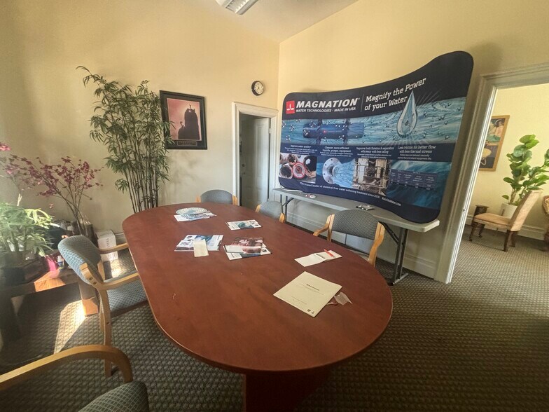 More Photos Of 403 Martin Luther King Jr., Oakland Office For Sale