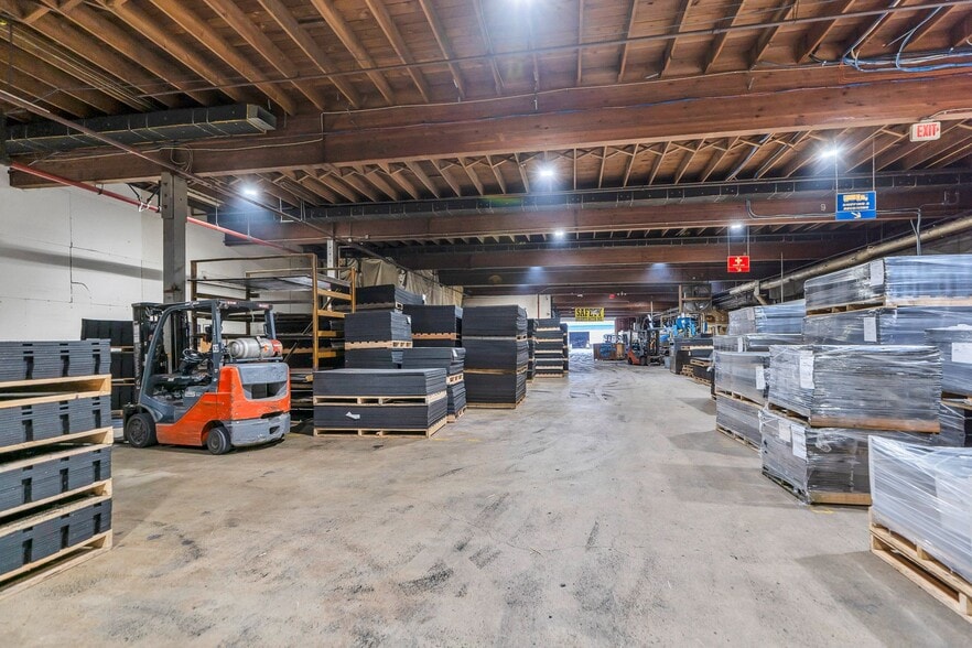 More Photos Of 33850 Industrial Ave, Abbotsford Warehouse For Sale