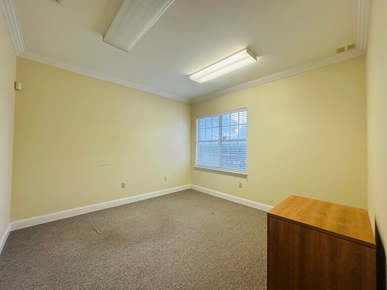 More Photos Of 7545 Centurion Pky, Jacksonville Medical For Lease