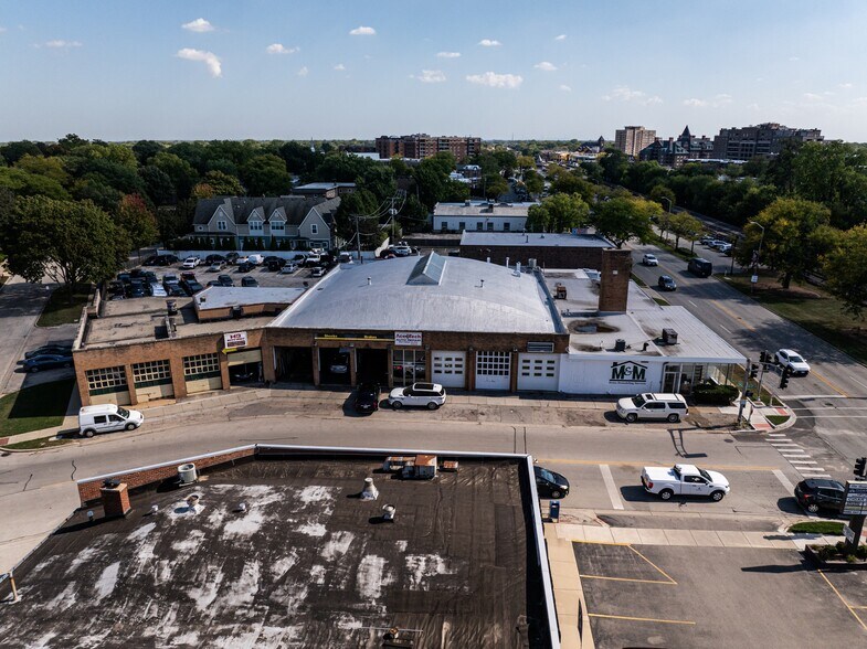 More Photos Of 400 W Northwest Hwy, Arlington Heights Auto Repair For Lease
