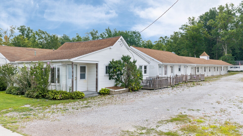 More Photos Of 5196 Lake Rd E, Geneva Hotel For Sale