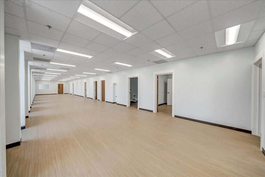 More Photos Of 206 Mathews St, Barnesville Distribution For Sale