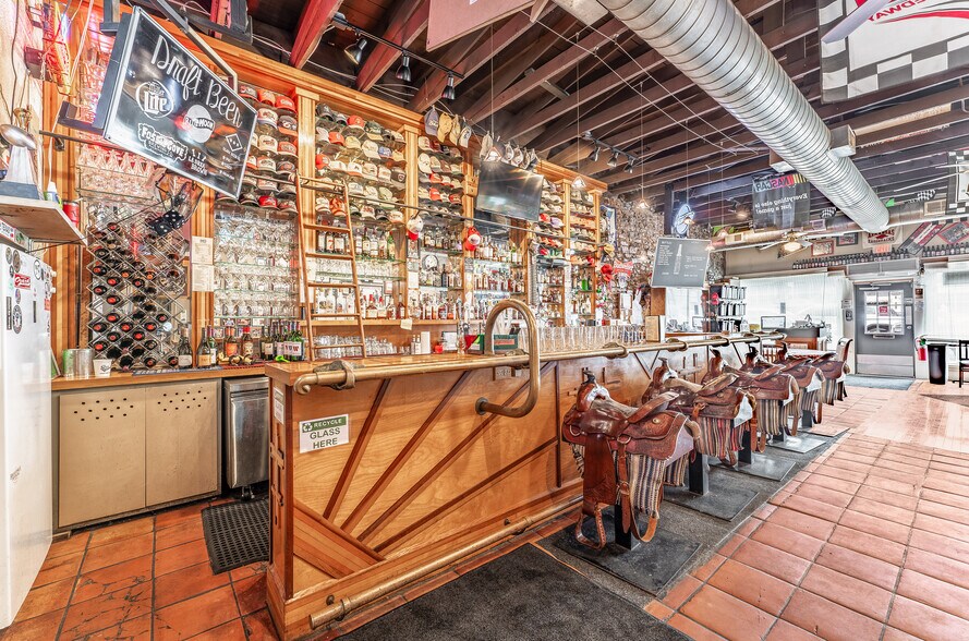 More Photos Of 316 W Dickson St, Fayetteville Restaurant For Sale