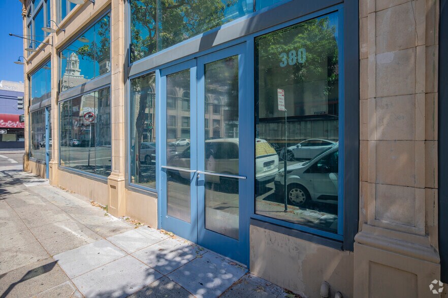 More Photos Of 380 15th St, Oakland General Retail For Lease