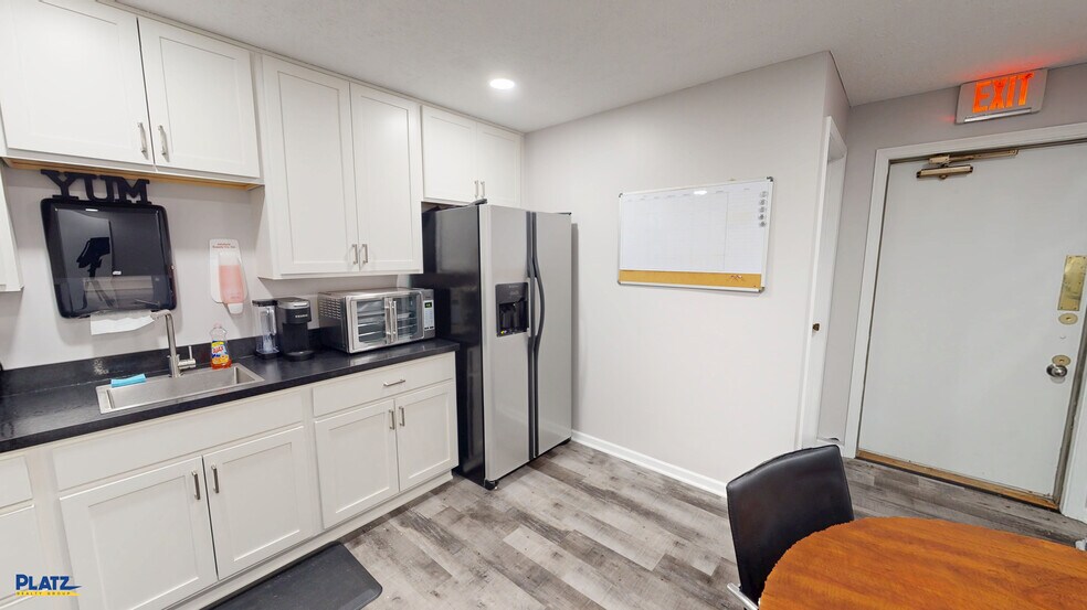 More Photos Of 650 Youngstown Warren Rd, Niles Office For Sale