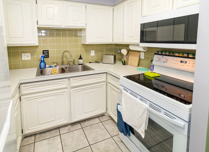 More Photos Of 903 Edgar St, Evansville Multifamily For Sale