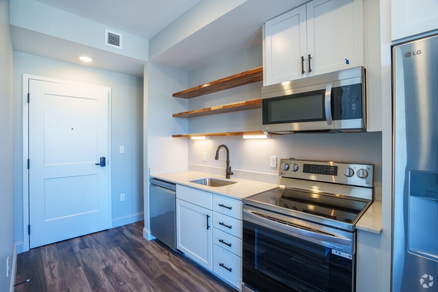 More Photos Of 25 Lowell St, Manchester Apartments For Lease