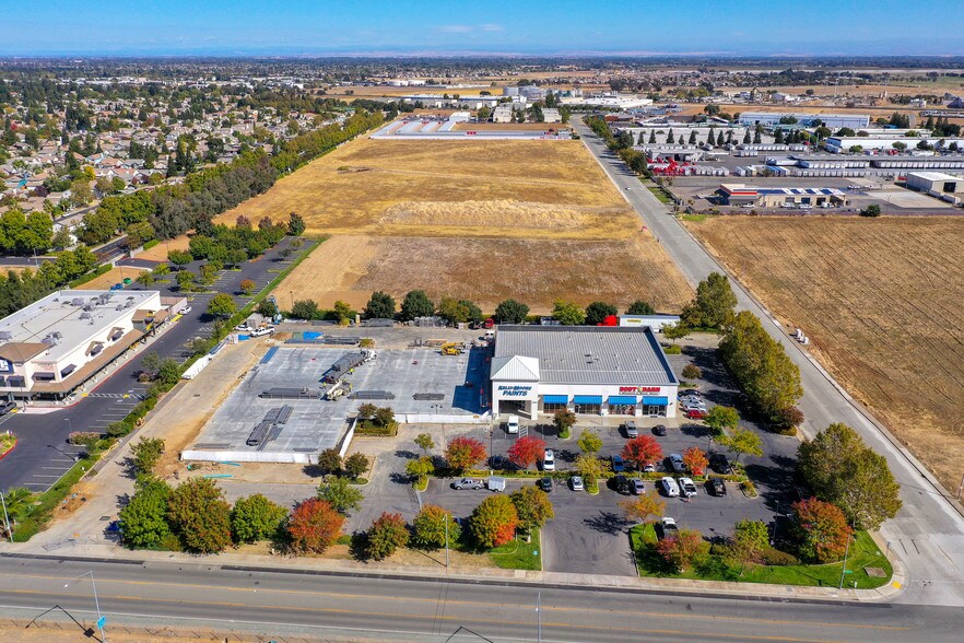More Photos Of 10299 E Stockton Blvd, Elk Grove Storefront For Lease