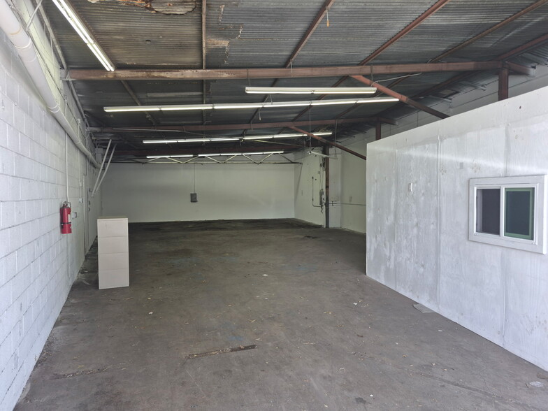 More Photos Of 1127 Hopaka St, Honolulu Service For Lease