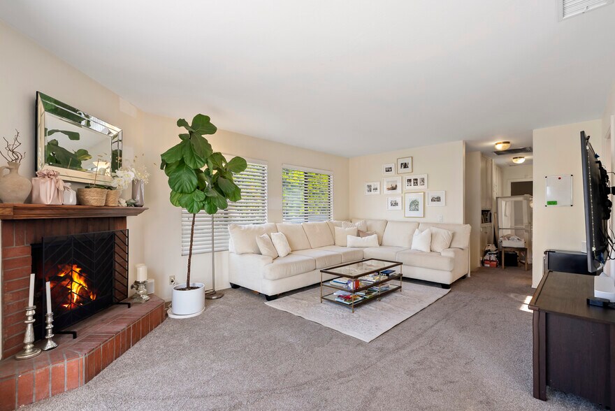 More Photos Of 429 Nautilus St, La Jolla Apartments For Sale