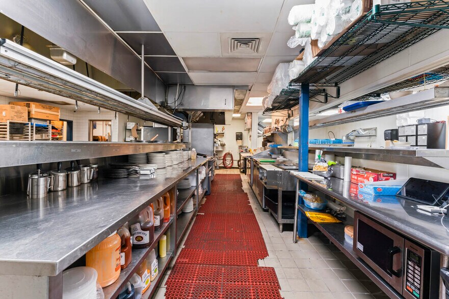 More Photos Of 5425 N Henry Blvd, Stockbridge Restaurant For Lease