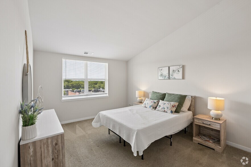 More Photos Of 77 S Adams St, Oswego Apartments For Lease