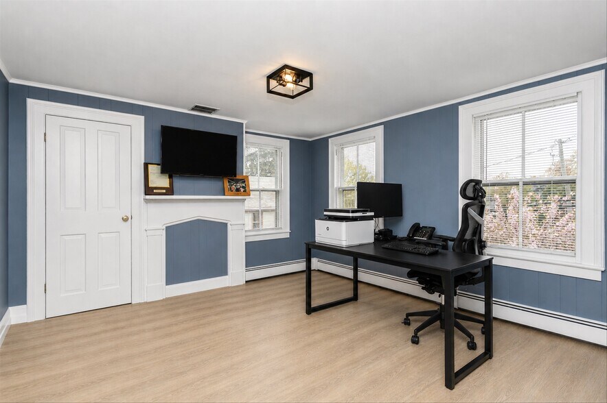 More Photos Of 37 Arch St, Greenwich Office For Sale