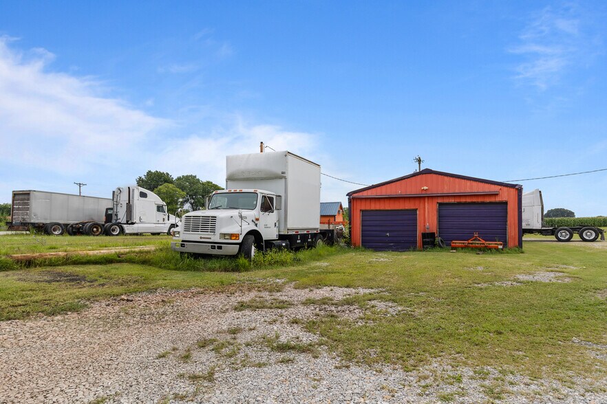 More Photos Of 1420 Highway M, Sedalia Service Station For Sale