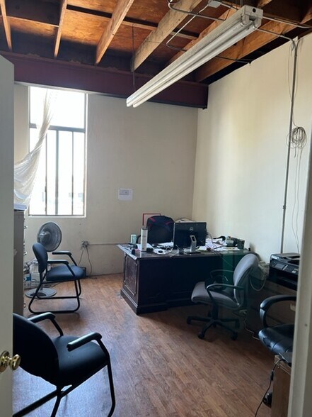 More Photos Of 1700 International Blvd, Oakland Warehouse For Lease