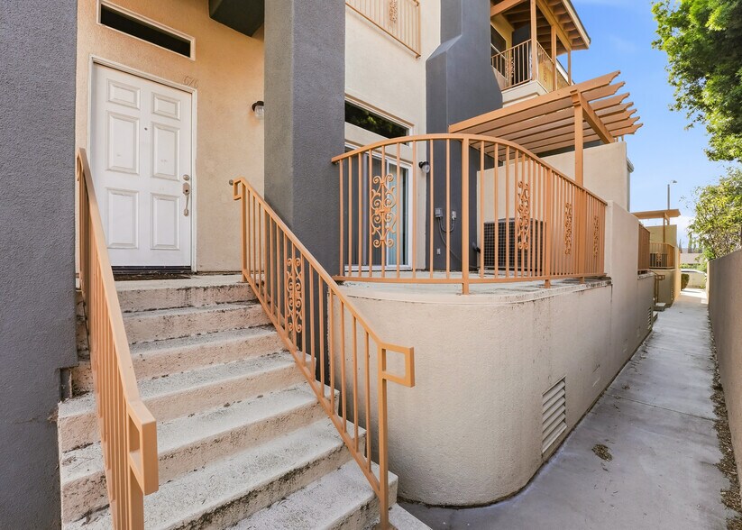 More Photos Of 670 S Magnolia Ave, Anaheim Apartments For Sale
