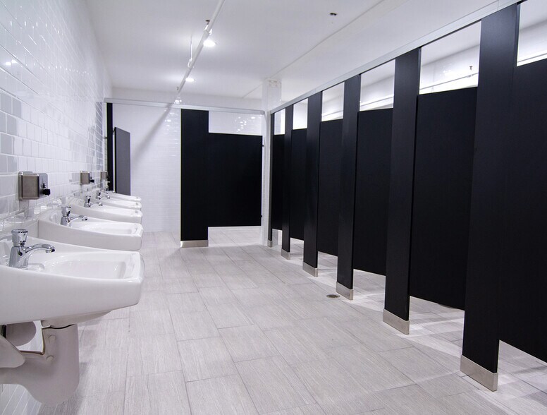 More Photos Of 1207 E Washington Blvd, Los Angeles Showroom For Lease