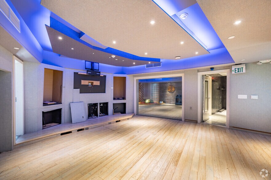 More Photos Of 1111 Kane Concourse, Bay Harbor Islands Loft Creative Space For Sale