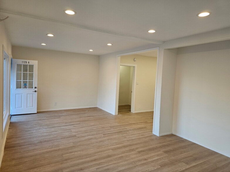 More Photos Of 1129 E Broadway, Glendale Freestanding For Lease