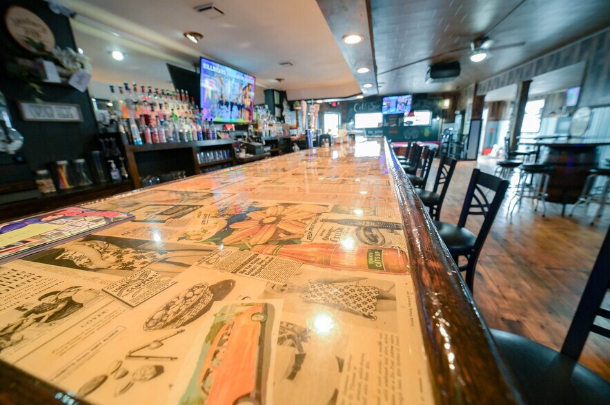 More Photos Of 157 Whitesboro St, Yorkville Storefront For Sale