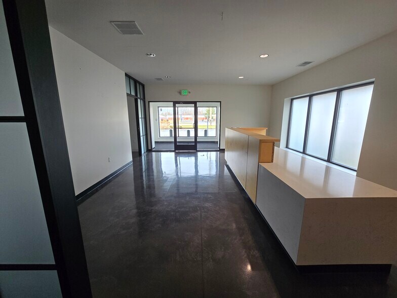 More Photos Of 4330 Wilder Rd, Bay City Freestanding For Lease