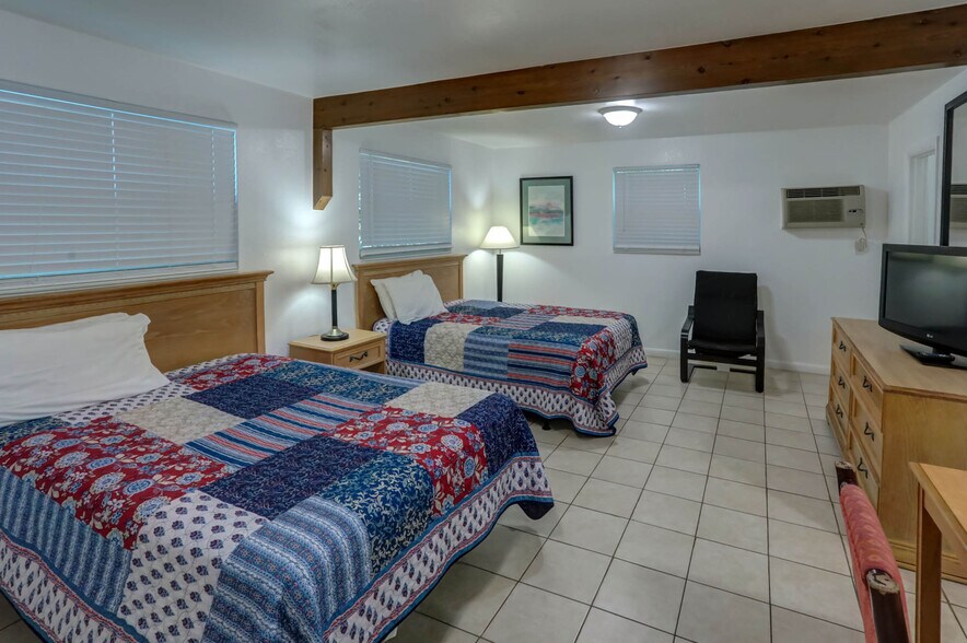 More Photos Of 1219 S Federal Hwy, Hollywood Hotel For Sale