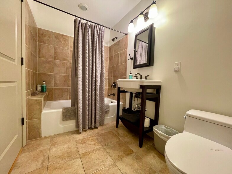 More Photos Of 5 Walnut St, Asheville Apartments For Sale