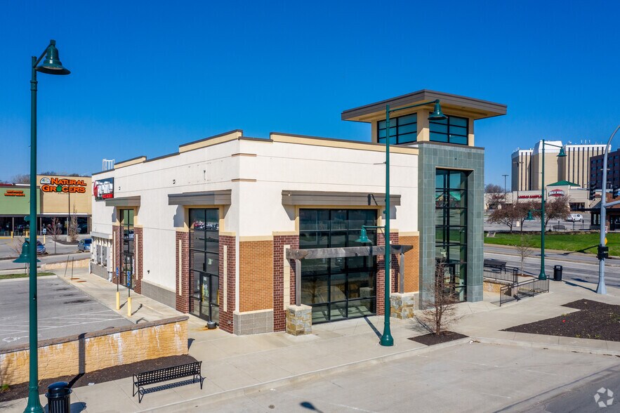 Primary Photo Of 6803-6809 Johnson Dr, Mission Freestanding For Lease