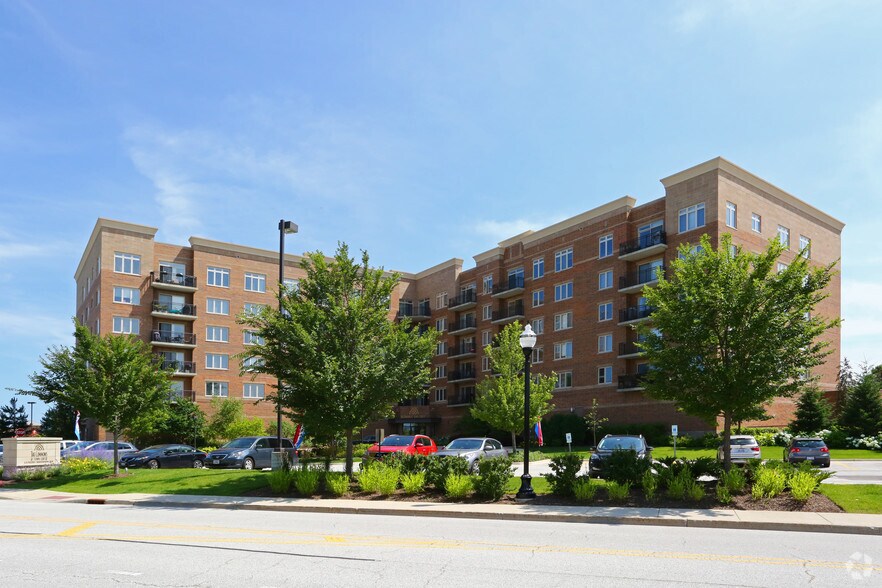 More Photos Of 1255 Town Center Rd, Vernon Hills Apartments For Lease