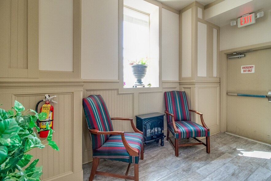 More Photos Of 21 E Athens St, Winder General Retail For Sale